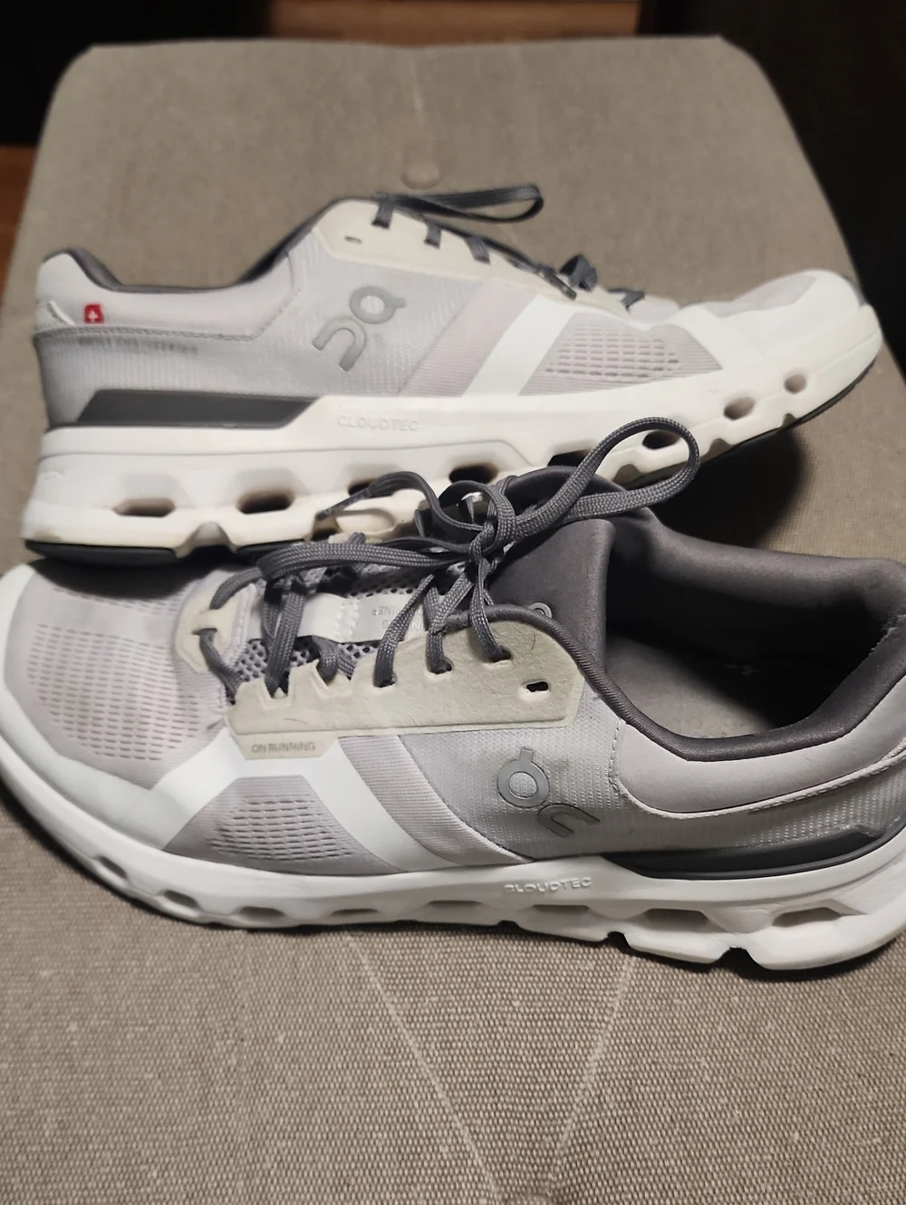 On Running Men's CloudRunner Cloudtec Gray/White Athletic Shoes, Size 12